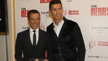 Jorge Mendes y Cristiano Ronaldo (archivo)