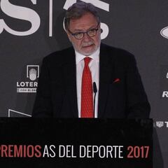 Juan Luis Cebrián: "El deporte tiene un valor simbólico para la convivencia libre y pacífica"