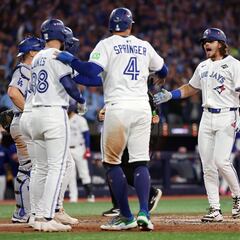 Unforgiving Blue Jays leave Dodgers behind in World Series Game 1