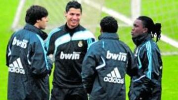 <b>DE VUELTA. </b>Cristiano habló de las vacaciones con Kaká y Marcelo.