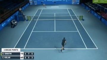 Este saque se produjo en un torneo profesional: vean d車nde bot車 la pelota