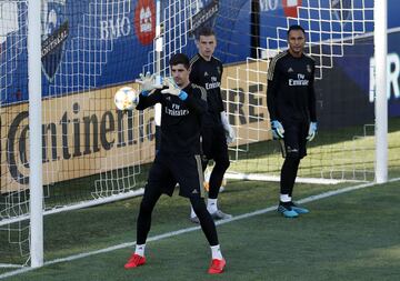 Multitudinario entrenamiento del Real Madrid a puerta abierta