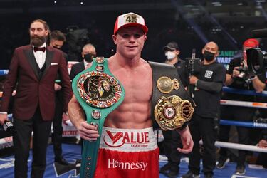Canelo Álvarez tiene en mente tres peleas para el 2021