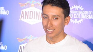Egan Bernal en zona mixta hablando de los Olímpicos