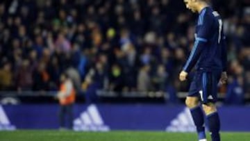 Cristiano Ronaldo cabizbajo en Mestalla.