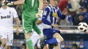 <b>ROJA.</b> Casillas fue expulsado a los dos minutos por derribar a Callejón.