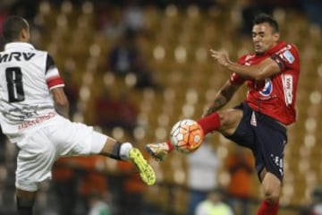 Hechalar y Cortés hicieron los goles para el equipo colombiano en el Atanasio Girardot.