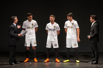 Valencia unveil centenary 2018/19 season kit