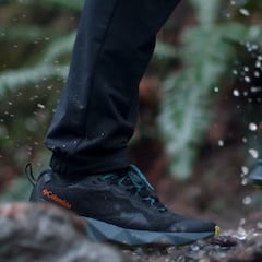 Estas zapatillas de senderismo de Columbia, impermeables y transpirables, prometen una tracción “excepcional”