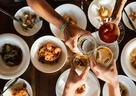 María José Gómez y Verdú, experta en protocolo, sobre la cena de Navidad: “Nunca llegar antes y nunca más de 10 minutos después”