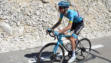 Aleksandr Vlasov rueda en solitario durante el Mont Ventoux Denivele Challenge.