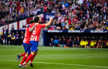 Correa y Koke celebrando el cuarto gol del Atlético de Madrid.