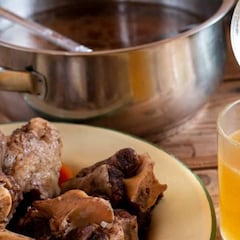 Cómo preparar el mejor caldo de huesos con tan sólo 2 ingredientes para recuperar colágeno y cuidar tu piel