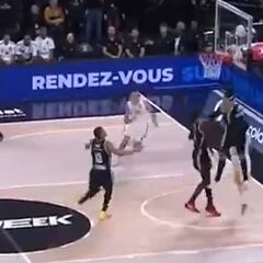 Lo que dice la norma en la jugada del tapón a Campazzo: la revisión, la posesión, el tiempo...