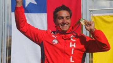 Esquí acuático. Ha representado a Chile en distintas competiciones, en la cuales se encuentran los Juegos Panamericanos y los Juegos Bolivarianos de Playa. Es el mejor exponente nacional en la disciplina. Es hermano de Rodrigo Miranda.