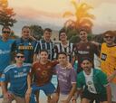 Tenista argentino celebra con sus amigos, se visten con camisetas de fútbol y elige la de un chileno