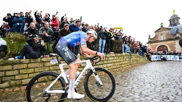 Van der Poel abre su temporada con exhibición en la Omloop