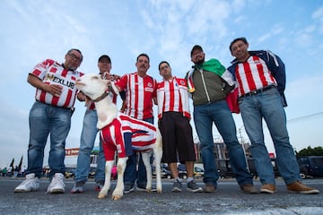 Así se vivió el ambiente previo al inicio del Clásico Nacional entre América y Chivas celebrado en el Estadio Azteca por la Jornada 10 de la Liga MX.