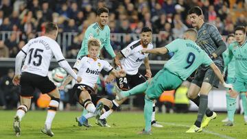 Benzema marcó el 1-1 en Mestalla.