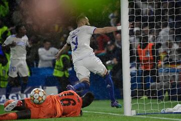 0-1. Karim Benzema celebra el primer gol.