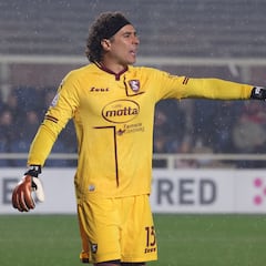Oficial: El Salernitana de Guillermo Ochoa no descenderá