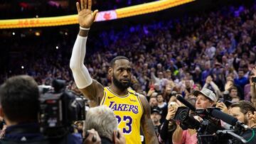 El Rey LeBron supera a Kobe y es el tercer anotador de la historia
