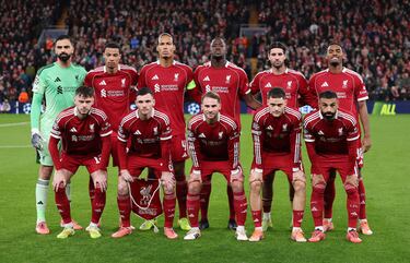 Once inicial del Liverpool. Giorgi Mamardashvili, Hugo Ekitike, Virgil Van Dijk, Ibrahima Konate, Dominik Szoboszlai, Ryan Gravenberch, Conor Bradley, Andy Robertson, Alexis Mac Allister, Florian Wirtz y Mohamed Salah.