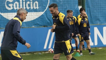 Salva Sevilla (39 años) y Lucas Pérez (35) son dos de los grandes veteranos del Deportivo.