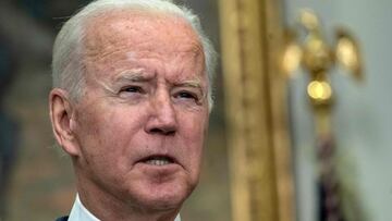 En esta foto de archivo, el presidente estadounidense Joe Biden habla durante una actualización sobre la situación en Afganistán y los efectos de la tormenta tropical Henri en la Sala Roosevelt de la Casa Blanca en Washington, DC el 22 de agosto de 2021.