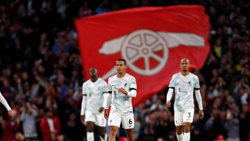Liverpool's Spanish midfielder Thiago Alcantara (C) looks on after Arsenal's English midfielder Bukayo Saka (not seen) scores his team's third goal during the English Premier League football match between Arsenal and Liverpool at the Emirates Stadium in London on October 9, 2022. - - RESTRICTED TO EDITORIAL USE. No use with unauthorized audio, video, data, fixture lists, club/league logos or 'live' services. Online in-match use limited to 45 images, no video emulation. No use in betting, games or single club/league/player publications. (Photo by Ian Kington / IKIMAGES / AFP) / RESTRICTED TO EDITORIAL USE. No use with unauthorized audio, video, data, fixture lists, club/league logos or 'live' services. Online in-match use limited to 45 images, no video emulation. No use in betting, games or single club/league/player publications. / RESTRICTED TO EDITORIAL USE. No use with unauthorized audio, video, data, fixture lists, club/league logos or 'live' services. Online in-match use limited to 45 images, no video emulation. No use in betting, games or single club/league/player publications. (Photo by IAN KINGTON/IKIMAGES/AFP via Getty Images)