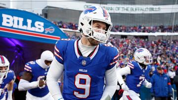 ORCHARD PARK, NEW YORK - JANUARY 15: Kyle Allen #9 of the Buffalo Bills takes the field before the game against the Pittsburgh Steelers at Highmark Stadium on January 15, 2024 in Orchard Park, New York.   Sarah Stier/Getty Images/AFP (Photo by Sarah Stier / GETTY IMAGES NORTH AMERICA / Getty Images via AFP)