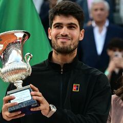 Un imperial Carlos Alcaraz barre a Jannik Sinner en Roma