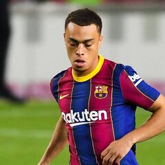 Sergiño Dest: "Siempre quiero ser titular con el Barcelona"