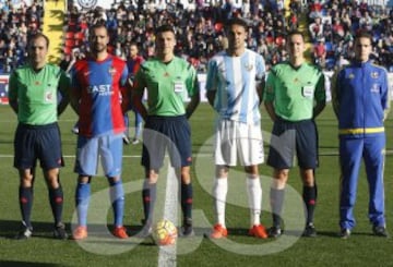 Levante vs Málaga.
El árbitro Jesús Gil Manzano, arropado por los capitanes de ambos equipos, Juanfran y Weligton, los asistentes Ángel Nevado, Jose Manuel Fernandez y el cuarto árbitro Francisco Jose Hernández Maeso