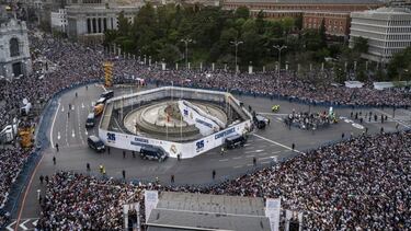 La plantilla del Real Madrid celebró la Liga en la Cibeles.
