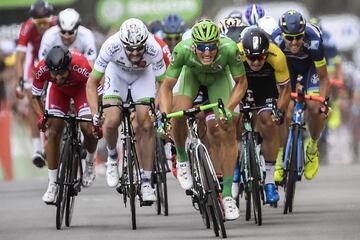 El ciclista alem芍n Marcel Kittel, del equipo Quick Step Floors, llegando al sprint a la linea de meta