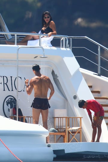 Cristiano Ronaldo and Georgina Rodríguez enjoy French Riviera