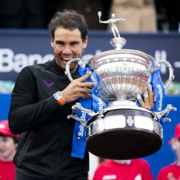 Nadal celebra su décimo Trofeo Conde Godó en 2017.