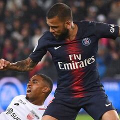 A Alves le interesa la Premier