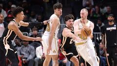 Hugo González ayuda a engrasar la máquina ‘celtic’