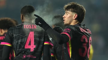 Marc Guiu, jugador del Chelsea, celebra su gol anotado ante el Astana en Conference League.
