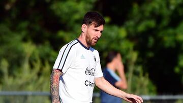 ENTRENAMIENTO. Messi ejercit&aacute;ndose en una de las sesiones de Argentina.
 