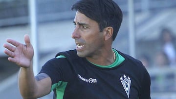 Futbol, Santiago Wanderers vs Union San Felipe 
 Septima fecha, campeonato nacional primera B 2018 
 El entrenador de Santiago Wanderers, Moises Villarroel,   durante el partido de primera B contra Union San Felipe en el estadio Elias Figueroa en Valparaiso, Chile. 
 25/03/2018 
 Sebastian Cisternas/Photosport