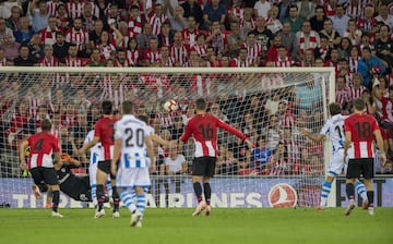 El eibarrés anotó el primer gol del partido desde el punto de penalti