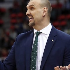 Tabak: "Quejarse de los árbitros funciona, qué vergüenza"