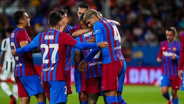 08-08-2021 Jugadores del FC Barcelona celebran el gol de Memphis Depay ante la Juventus en el Trofeu Joan Gamper 2021, con victoria blaugrana (2-0) en el Estadi Johan Cruyff.
Los blaugranas vencen a la 'Vecchia Signora' de Ronaldo el dí