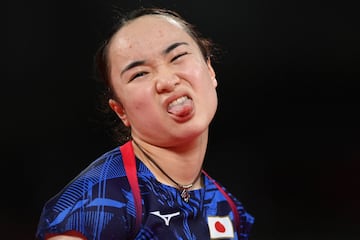 La japonesa Mima Ito reacciona así durante el partido final de tenis de mesa de su equipo femenino.