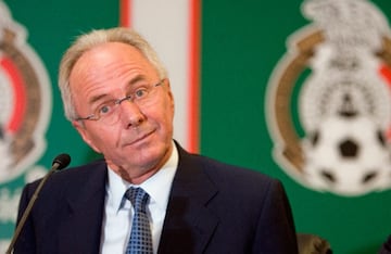 Sven Goran Eriksson en na entrevista para Univision dejó entrever que en la Selección Mexicana hay más de un dueño: “Los dueños de los clubes son los que gobiernan en México, unos días le reportas a unos, otros días a otros, y la realidad es que es muy desgastante porque crea muchos problemas“, comentó.