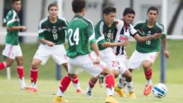 La Selecci&oacute;n Sub 17 en un partido de preparaci&oacute;n.