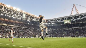 Cristiano Ronaldo celebra un gol en el Allianz Stadium en un partido de la Seria A entre la Juventus y el Cagliari.